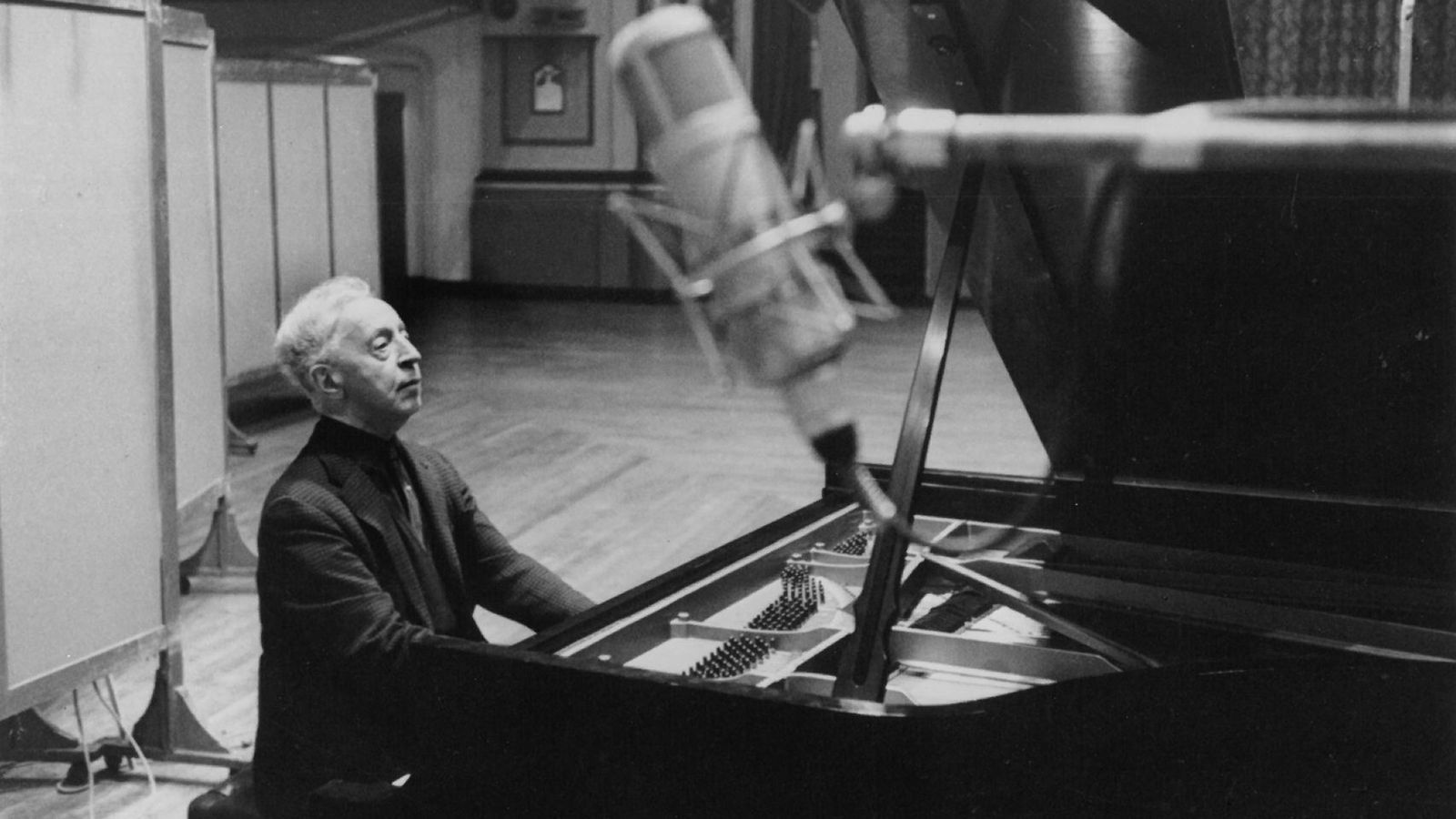 Artur Rubinstein, Polish pianist, virtuoso, composer